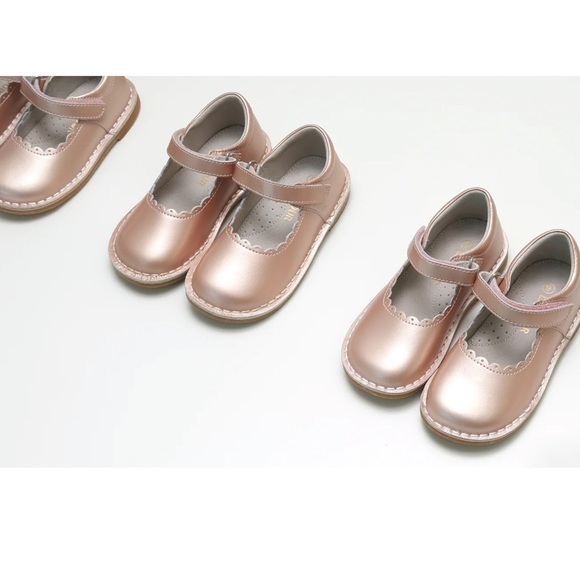 L’AMOUR Online Exclusive - Caitlin Pink Gold Scalloped Mary Jane - Picture 4 of 14